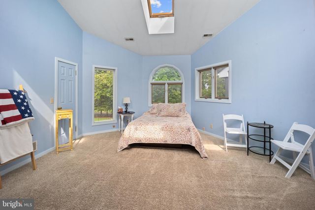 215 E DARK HOLLOW RD, Pipersville, PA 18947