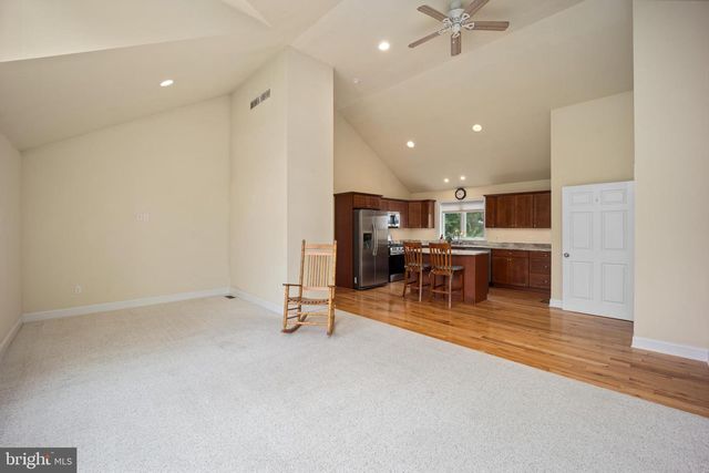 215 E DARK HOLLOW RD, Pipersville, PA 18947