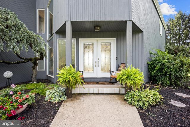 215 E DARK HOLLOW RD, Pipersville, PA 18947