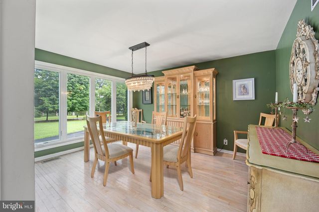 215 E DARK HOLLOW RD, Pipersville, PA 18947