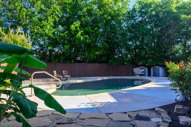 725 Crested Butte Trail, Flower Mound, TX 75028