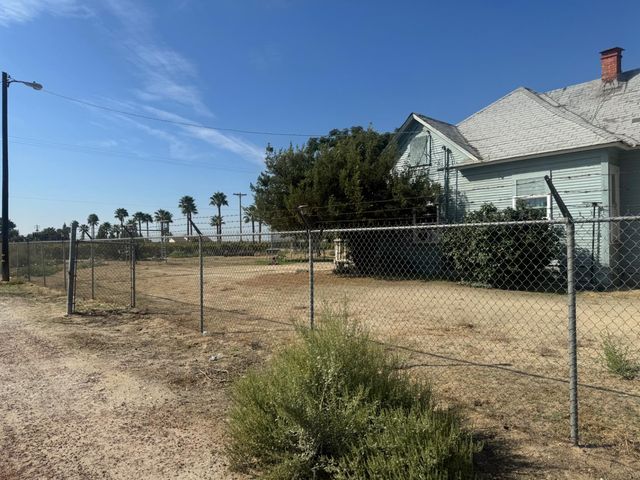 12656 E Nebraska Ave, Selma, CA 93662