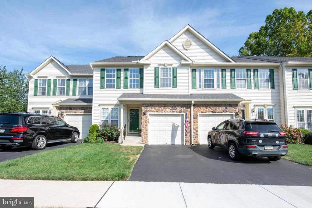 604 TULIP DR, Warrington, PA 18976