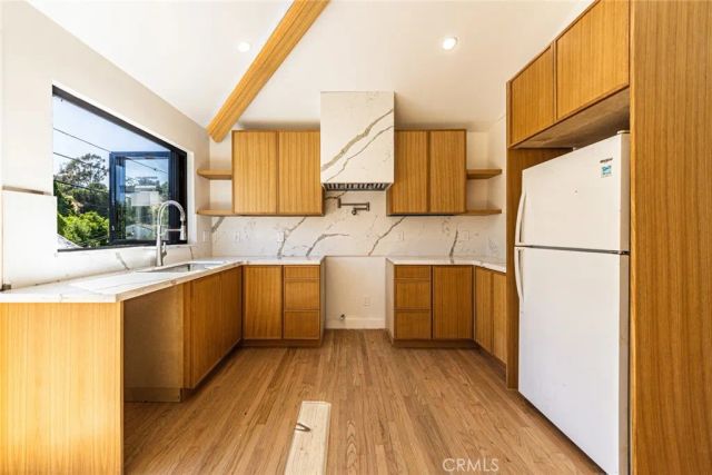 2051 McPherson, Los Angeles, CA 90032