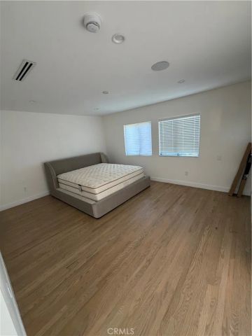 2051 McPherson, Los Angeles, CA 90032