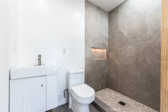 2051 McPherson, Los Angeles, CA 90032
