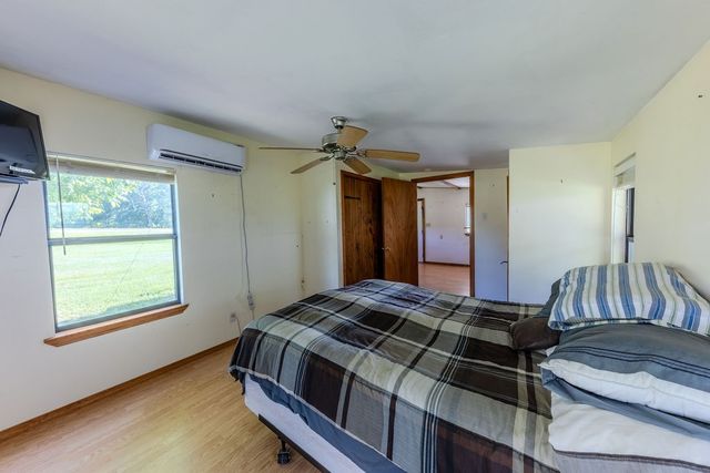 102 Sandy Main Road, Scroggins, TX 75480