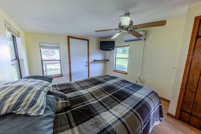 102 Sandy Main Road, Scroggins, TX 75480