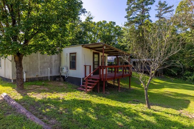 102 Sandy Main Road, Scroggins, TX 75480