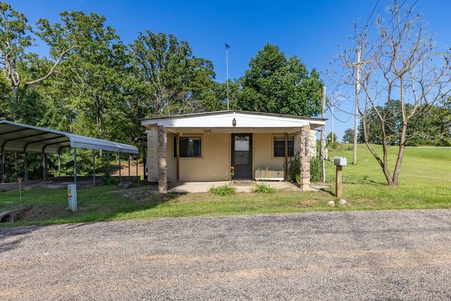 102 Sandy Main Road, Scroggins, TX 75480