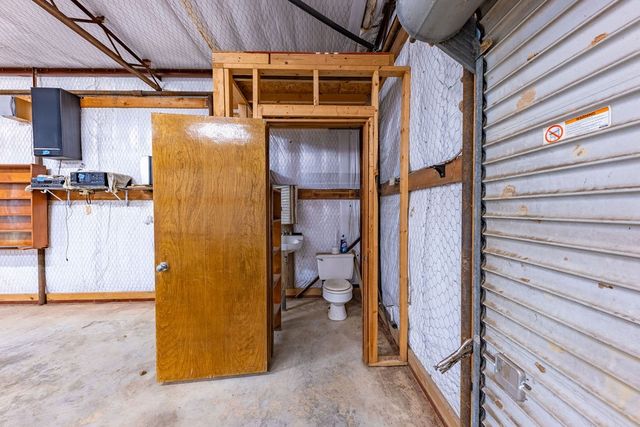 102 Sandy Main Road, Scroggins, TX 75480