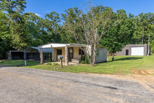 102 Sandy Main Road, Scroggins, TX 75480