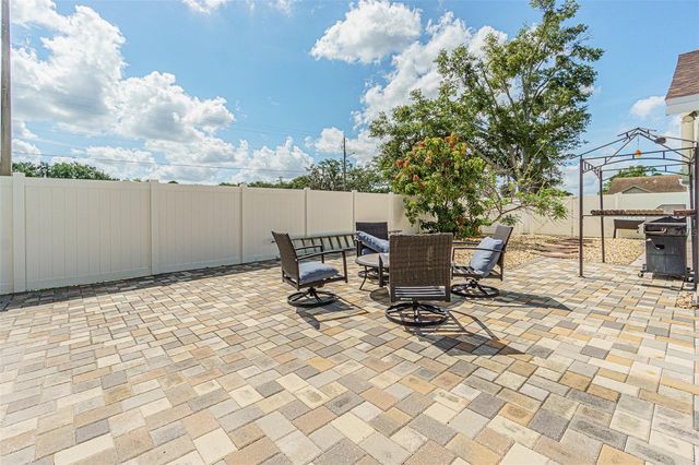 7601 LIMEBURY COURT, Tampa, FL 33625