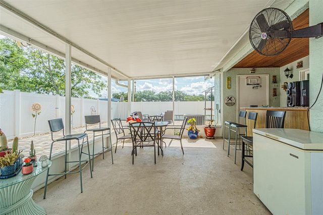 7601 LIMEBURY COURT, Tampa, FL 33625