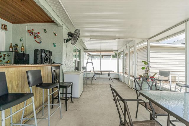 7601 LIMEBURY COURT, Tampa, FL 33625