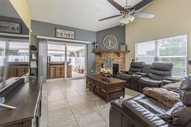 7601 LIMEBURY COURT, Tampa, FL 33625