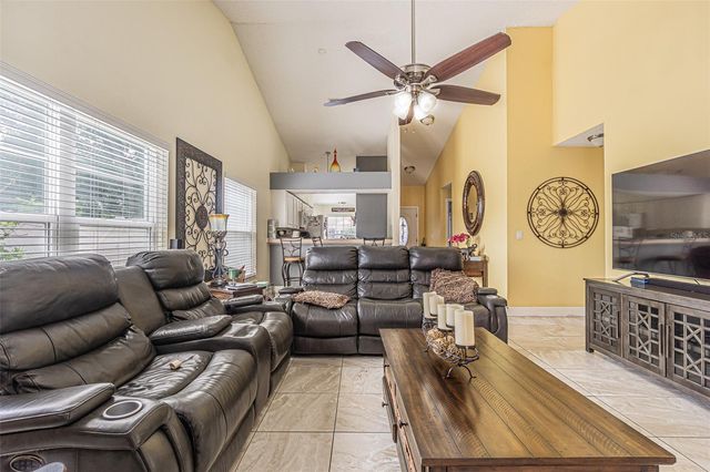 7601 LIMEBURY COURT, Tampa, FL 33625