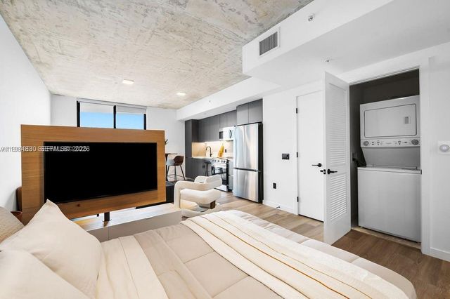 307 SW 5th St Studio 1, Fort Lauderdale, FL 33315