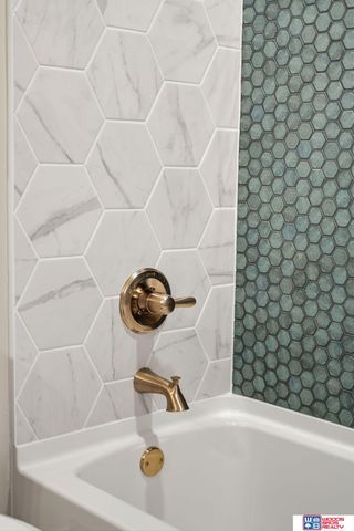 2626 Park Avenue, Lincoln, NE 68502