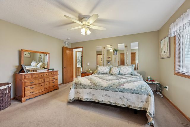 604 SE Tower Court, Ankeny, IA 50021