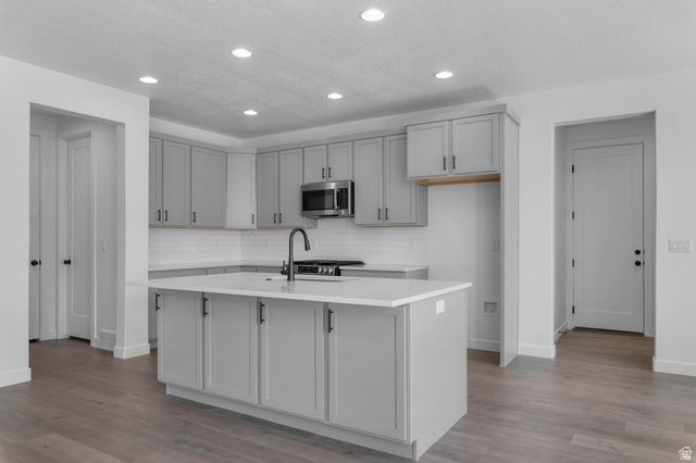 3831 W 2350 N, Clinton, UT 84015