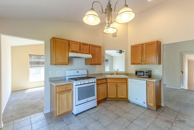 24852 W Gates Lane 24852, Plainfield, IL 60585