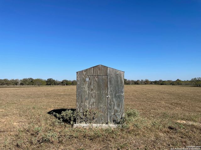 483 BATEY RD, Seguin, TX 78155