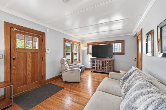 4637 17th Avenue S, Minneapolis, MN 55407