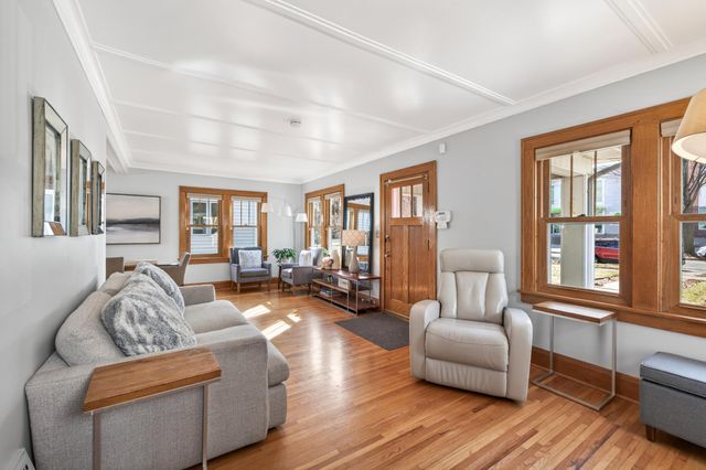 4637 17th Avenue S, Minneapolis, MN 55407