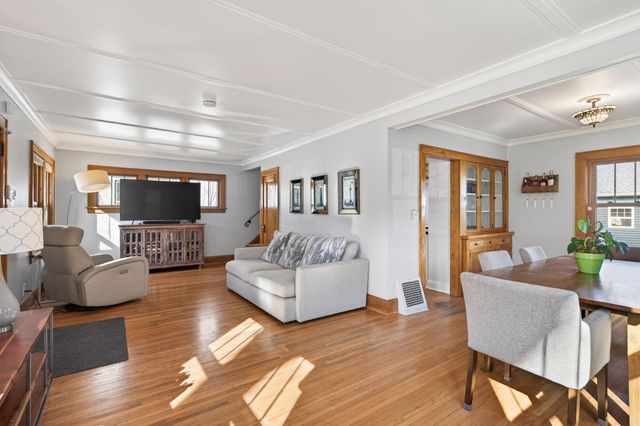 4637 17th Avenue S, Minneapolis, MN 55407