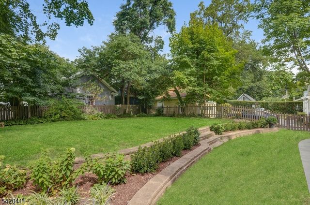 89 Maplewood Ave 1, Maplewood Twp., NJ 07040