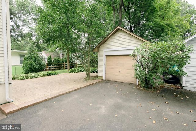 407 S WASHINGTON AVE, Moorestown, NJ 08057