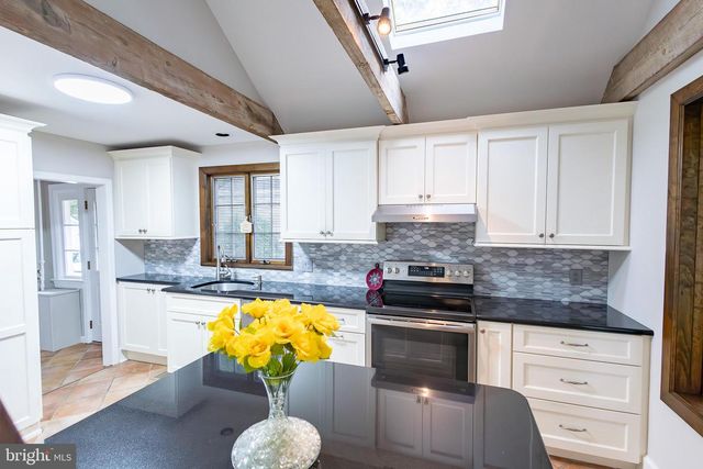 407 S WASHINGTON AVE, Moorestown, NJ 08057