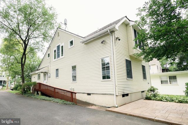 407 S WASHINGTON AVE, Moorestown, NJ 08057