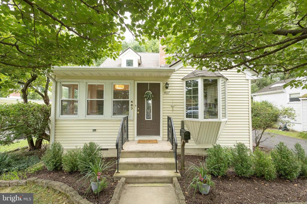 407 S WASHINGTON AVE, MOORESTOWN, NJ 08057 — photo 2