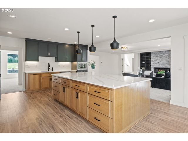 19753 Sw SERAH St, Beaverton, OR 97007