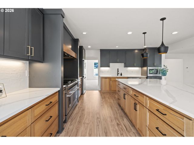 19753 Sw SERAH St, Beaverton, OR 97007