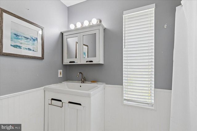 1745 RIDGELY RD, Edgewater, MD 21037