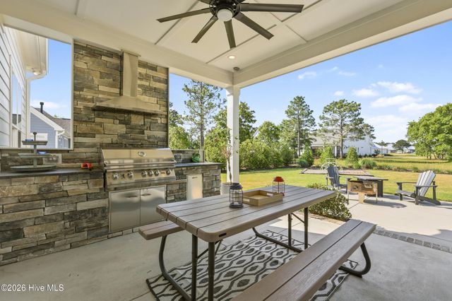 3829 Bay Colony Road NE, Leland, NC 28451