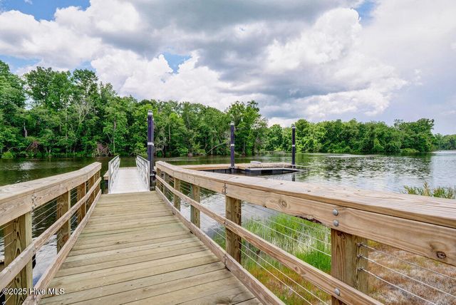 3829 Bay Colony Road NE, Leland, NC 28451