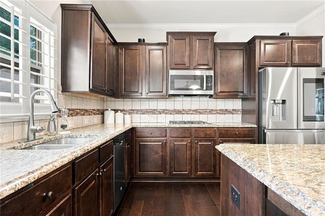 5765 Willow Oak Pass, Cumming, GA 30040