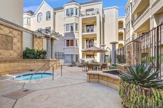 655 Columbia St 110, San Diego, CA 92101