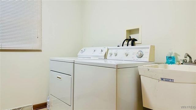 2800 Driftwood Drive, Wheatfield, NY 14304