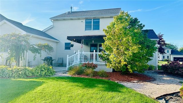 2800 Driftwood Drive, Wheatfield, NY 14304