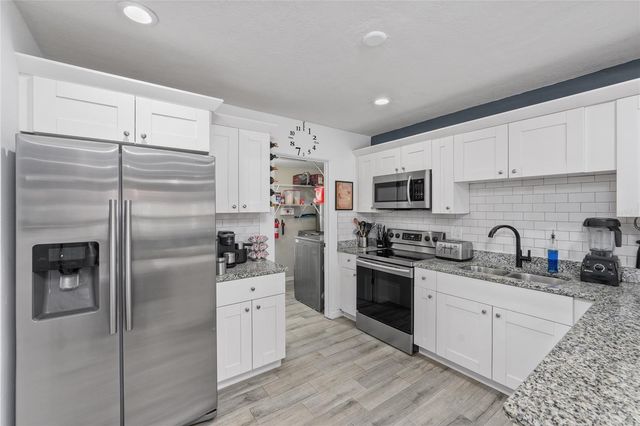 3260 36TH AVENUE N, St Petersburg, FL 33713