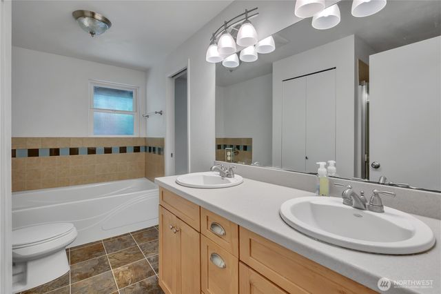 21306 109th Avenue SE, Kent, WA 98031
