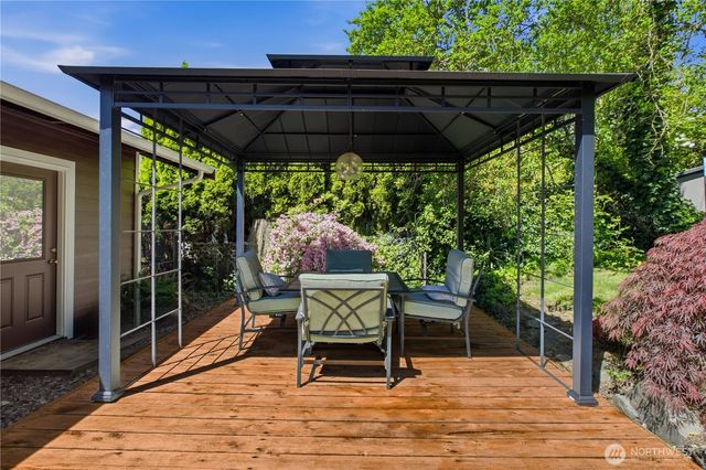 21306 109th Avenue SE, Kent, WA 98031