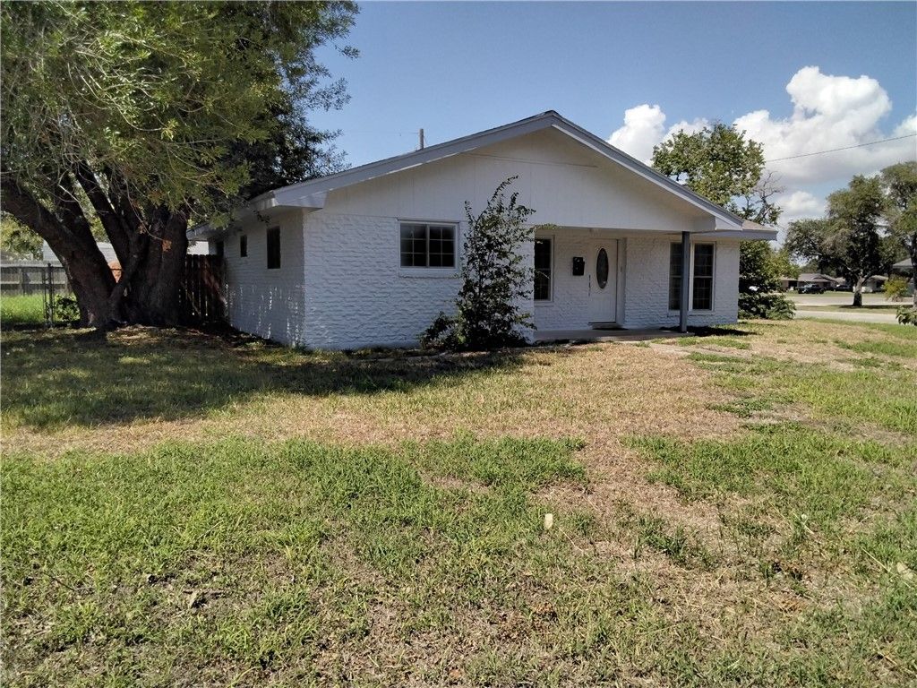 1611 Crosby St, Portland, TX 78374