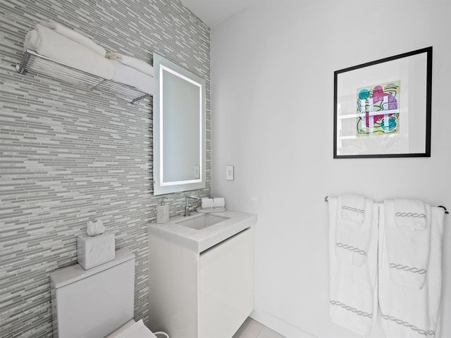 21 Isle Of Venice Drive 301, Fort Lauderdale, FL 33301
