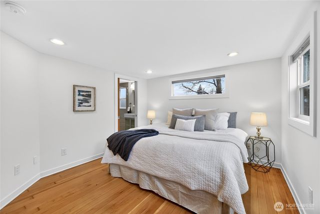 3528 SW 98th Street, Seattle, WA 98126